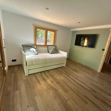 15 Personne En Foret Avec Netflix And Canal L'Esperou