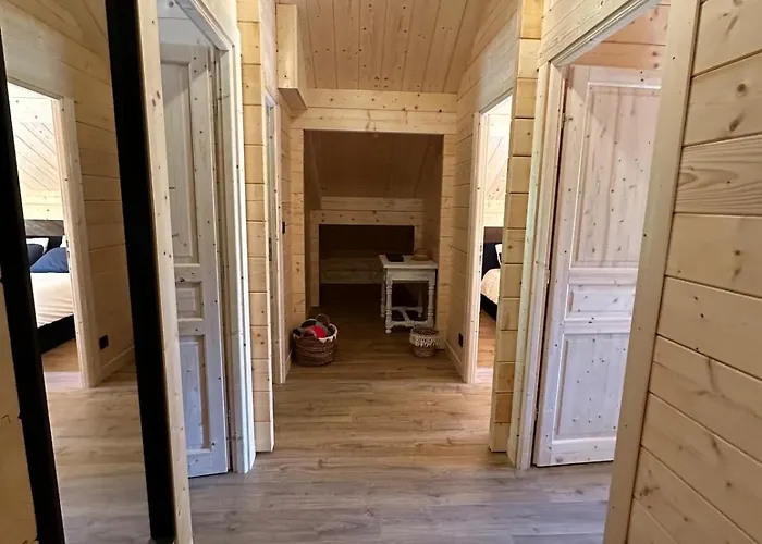 15 Personne En Foret Avec Netflix And Canal L'Esperou